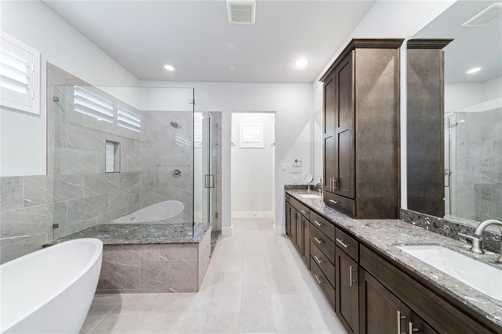 31 Dallas Square #2 - Residential
