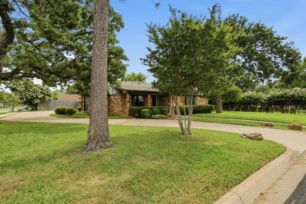 521 W Louella Drive