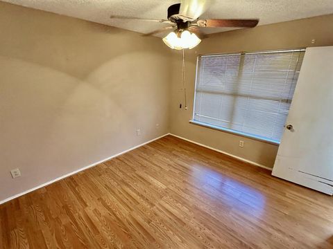 Tiny photo for 1624 Hackamore Street, Mesquite, TX 75149 (MLS # 21098251)
