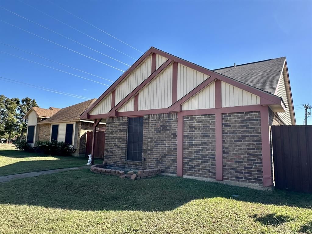 Photo for 1624 Hackamore Street, Mesquite, TX 75149 (MLS # 21098251)