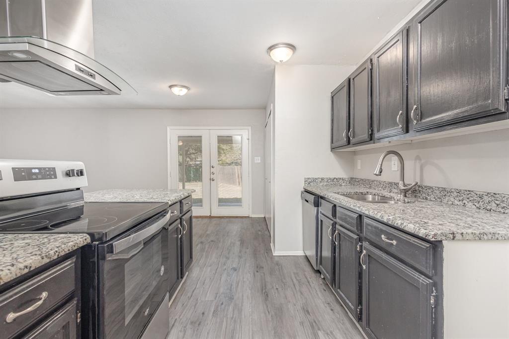 733 Rolling Ridge Drive