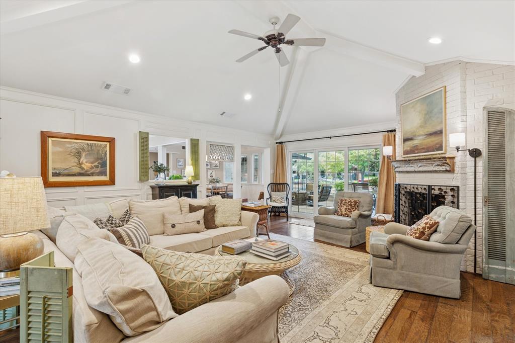1505 Waltham Court