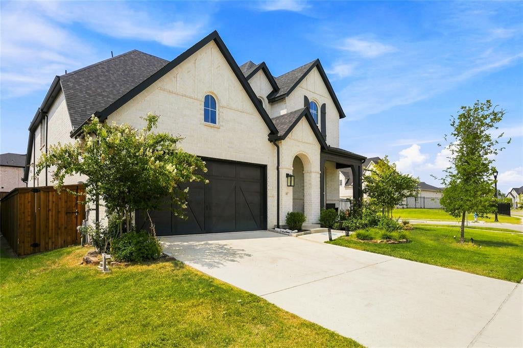 6817 Tadpole Trail