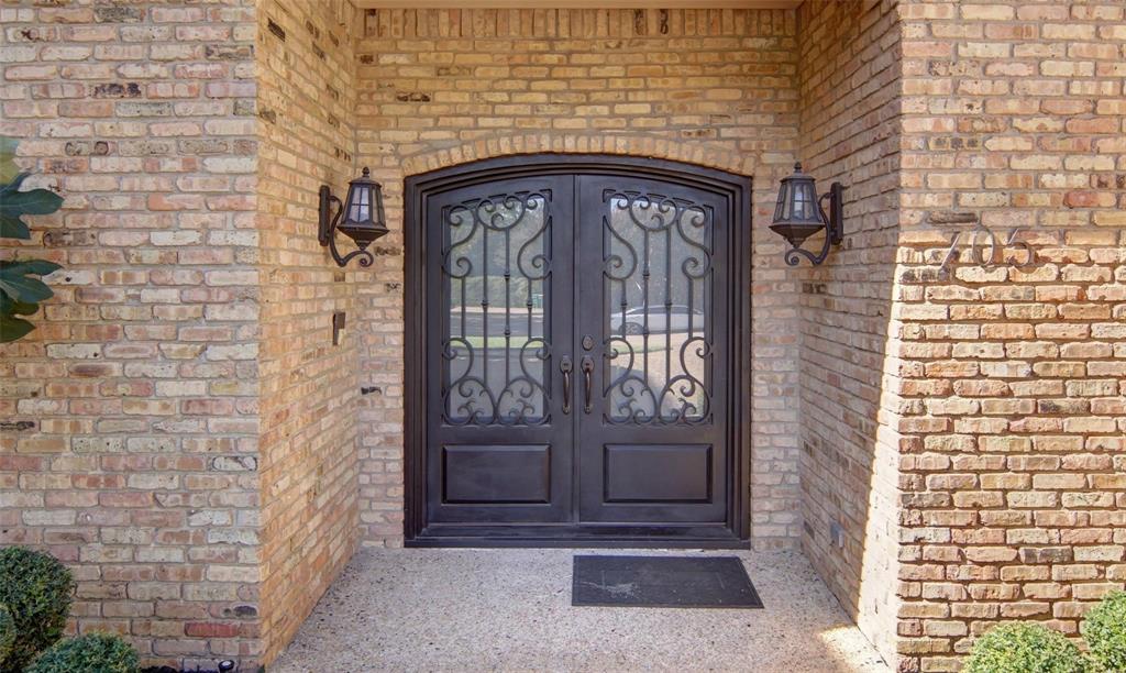 705 Cobblestone Court
