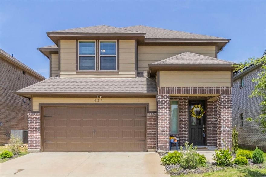 $10,000 PRICE IMPROVEMENT - MOTIVATED SELLERS - BRING ALL OFFERS.
Sellers are offering up to $5,000 toward buyer closing costs, prepaid expenses, or interest rate buy-down with an acceptable offer and closing within 30 days.

Built in 2022, this move-in-ready Pilot Point home offers 3 bedrooms, 3 full bathrooms, and a private upstairs flex suite that can function as a guest suite, office, media room, game room, or additional living area. The home features an open layout, a spacious kitchen, a downstairs primary suite, and a functional floor plan ideal for buyers seeking flexible space.

Appliances are included, helping reduce move-in costs. This is a great opportunity for buyers looking for a newer home at an improved price without waiting for new construction.

Conveniently located near downtown Pilot Point, Lake Ray Roberts, local schools, and major North Texas growth areas, including Aubrey, Celina, Prosper, Frisco, and Denton.

Sellers are ready to make a deal. Submit all offers.