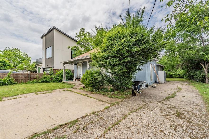 Multiple offers received, please send highest and best

Located in one of the most dynamic and rapidly transforming neighborhoods on Dallas’ Westside, this property is a rare investment opportunity with serious upside. Just minutes from the Trinity River, acclaimed dining hotspots, and offering unbeatable views of the downtown skyline, the location alone makes this a standout.

The home itself is ready for a creative touch—ideal for investors or visionaries looking to bring new life to a space with solid bones. Surrounded by new construction and thoughtfully updated homes, this area is experiencing a surge of redevelopment and renewed energy, making now the perfect time to buy in.

Whether you're looking to renovate and hold or reimagine and resell, this property offers the chance to be part of the exciting evolution of West Dallas. Don't miss your opportunity to invest in one of the city's most promising corridors.