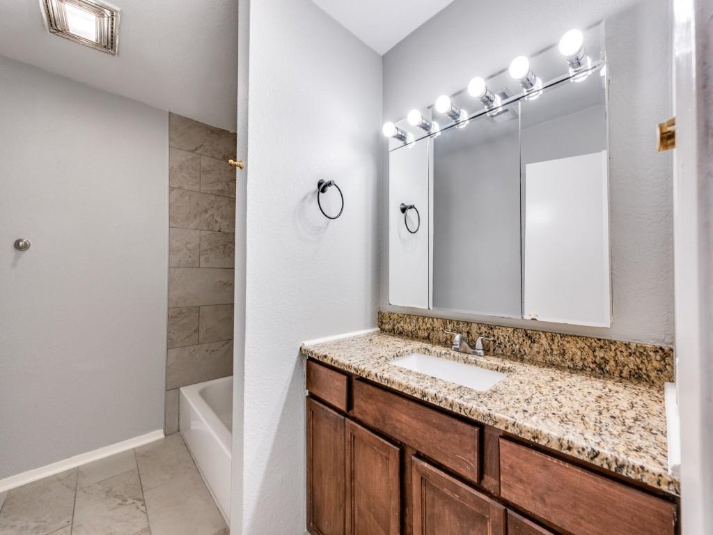 Arlington Downs Twnhs - Residential