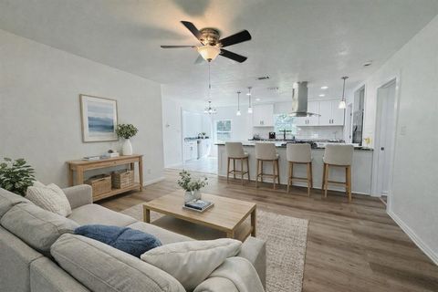 2719 S 27th Waco TX 76706