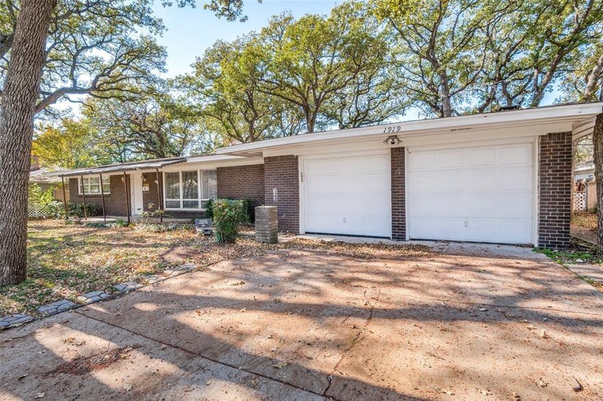 Discover modern living in this updated 3-bed, 2-bath home in Irving, TX. Featuring a bright open layout, hardwood floors, a renovated kitchen with stainless steel appliances, and a serene primary suite with a spa-like bathroom. Enjoy a private backyard and a prime location near shopping, dining, and highways for easy commuting. Schedule a showing today and make this Irving gem your new home!