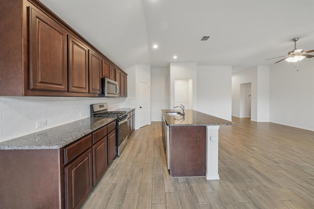 5652 Huffines Boulevard