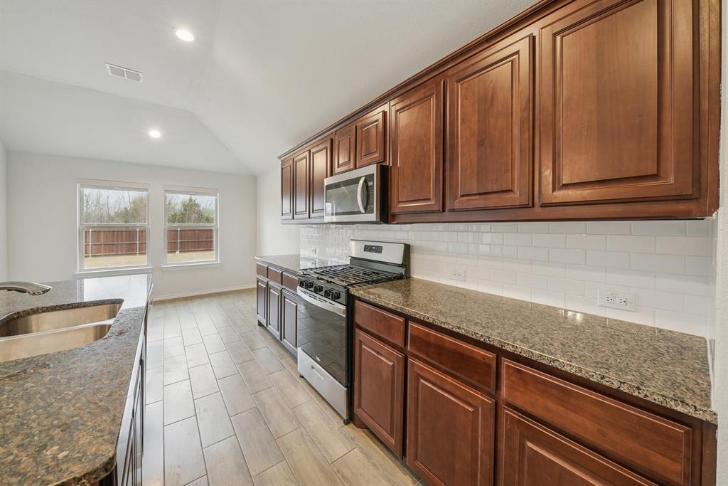 5652 Huffines Boulevard