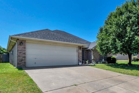 213 Rose Avenue Cleburne TX 76033