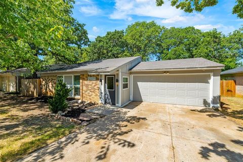 5306 Lansingford Trail Arlington TX 76017
