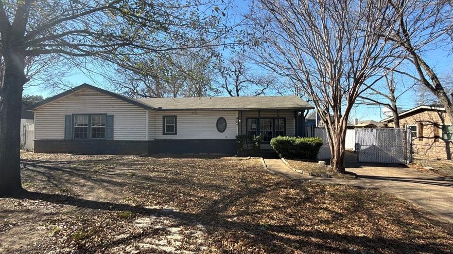 Excellent opportunity in Mesquite! This spacious single-story home offers over 1,370 square feet of comfortable living space, featuring 3 bedrooms and 1 full bathrooms. Thoughtfully designed with a functional layout, the home provides both everyday comfort and great potential for customization. Conveniently located near shopping, dining, major highways, and everyday essentials, it offers easy access for commuting and daily living. The oversized backyard provides ample privacy and space for outdoor entertaining, cookouts, or future enhancements. A 1-car attached garage adds additional storage and convenience. With a little vision and effort, this property can truly shine. Don’t miss your chance to unlock the value and possibilities in Valley View Heights!