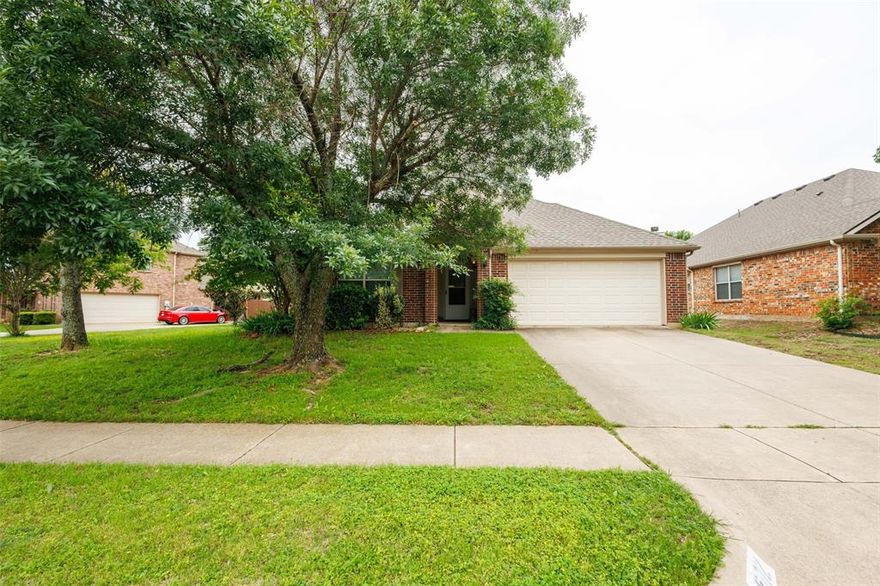Welcome to this delightful single-family home offering comfort, convenience, and a wonderful quality of life. This inviting residence features three spacious bedrooms and two full bathrooms, along with a bright and comfortable living room that serves as the heart of the home.

The updated kitchen provides modern functionality and style, making it perfect for everyday living and entertaining. Soft, neutral colors throughout the home create a warm and relaxing atmosphere that is easy to personalize.

Step outside to enjoy the large backyard, ideal for outdoor gatherings, gardening, pets, or simply unwinding in your own private space. Located in a community known for its good quality of life, this home is conveniently close to the main highway, retail shopping, and a nearby park with a walking trail—offering both accessibility and opportunities for recreation.
Welcome to this delightful single-family home offering comfort, convenience, and a wonderful quality of life. This inviting residence features three spacious bedrooms and two full bathrooms, along with a bright and comfortable living room that serves as the heart of the home.

The updated kitchen provides modern functionality and style, making it perfect for everyday living and entertaining. Soft, neutral colors throughout the home create a warm and relaxing atmosphere that is easy to personalize.

Step outside to enjoy the large backyard, ideal for outdoor gatherings, gardening, pets, or simply unwinding in your own private space. Located in a community known for its good quality of life, this home is conveniently close to the main highway, retail shopping, and a nearby park with a walking trail—offering both accessibility and opportunities for recreation.