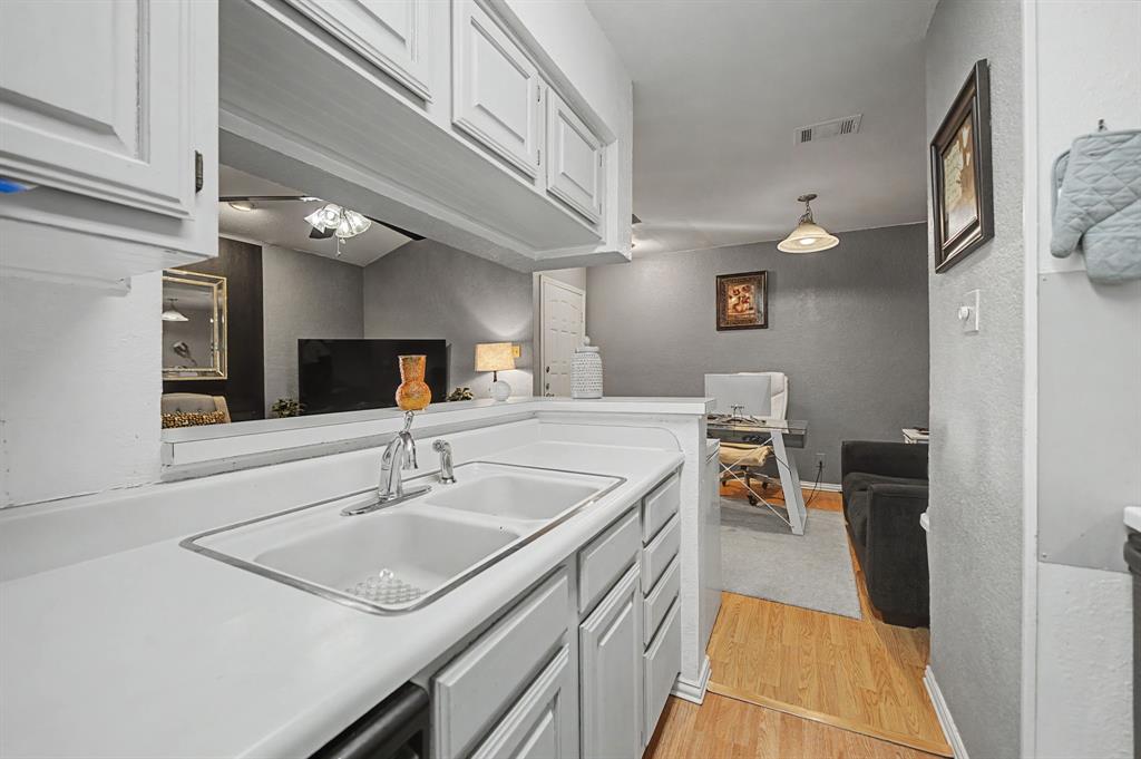 Cloisters Condo The - Residential