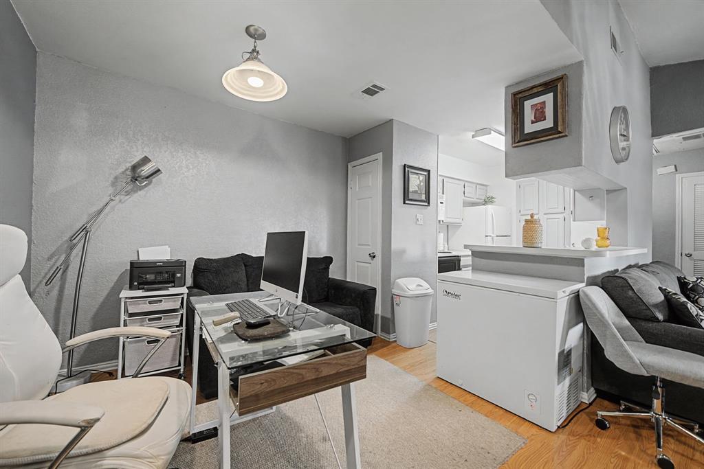 Cloisters Condo The - Residential