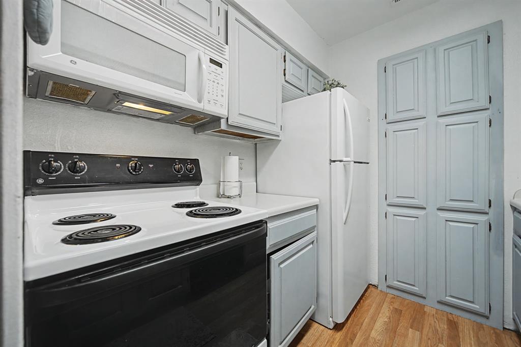 Cloisters Condo The - Residential