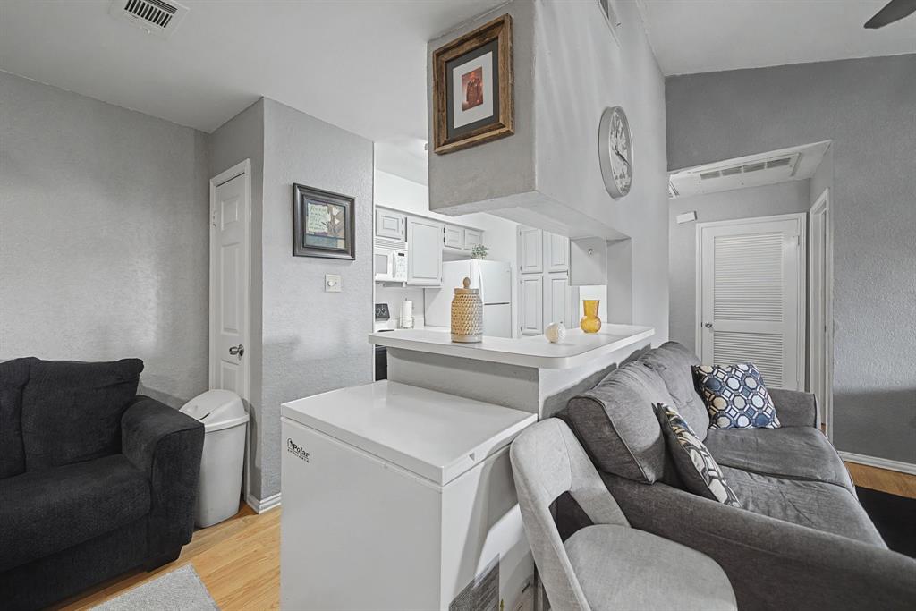 Cloisters Condo The - Residential