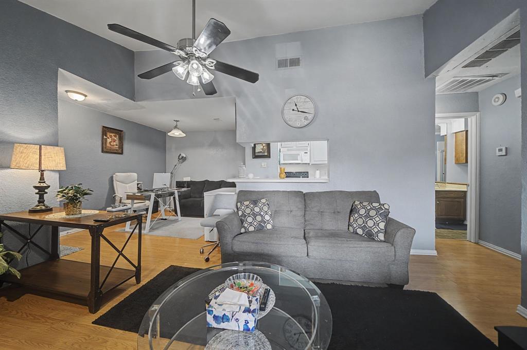 Cloisters Condo The - Residential