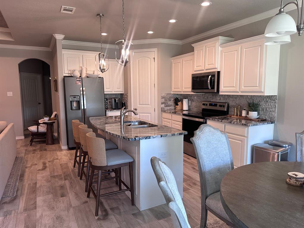 Granbury, Texas 76049, United States, 4 Bedrooms Bedrooms, ,2 BathroomsBathrooms,Residential,Active,226163