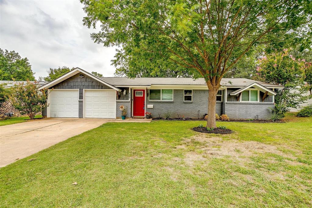 View Burleson, TX 76028 house