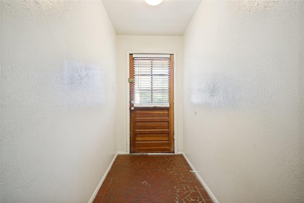 712 Chisholm Trail