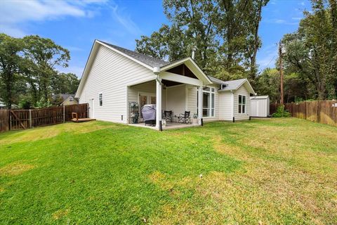 Tiny photo for 213 Louise Lane, Athens, TX 75751 (MLS # 21098623)