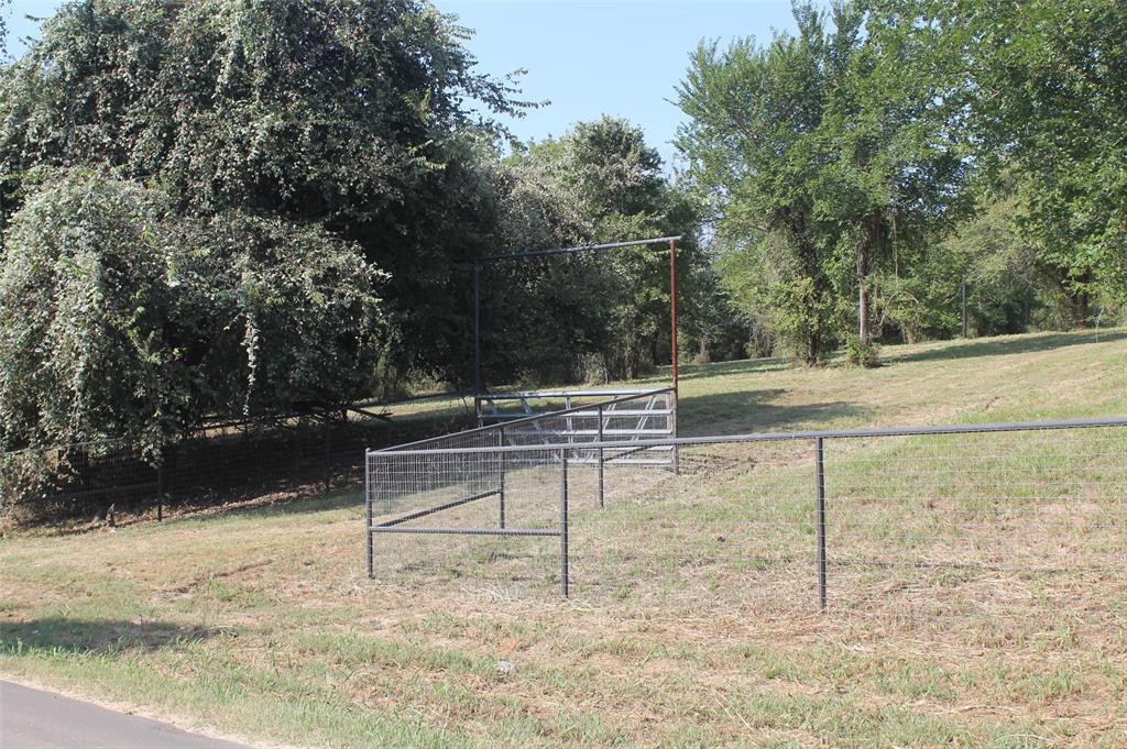 J R Erwin Surv Abs #423 - Land