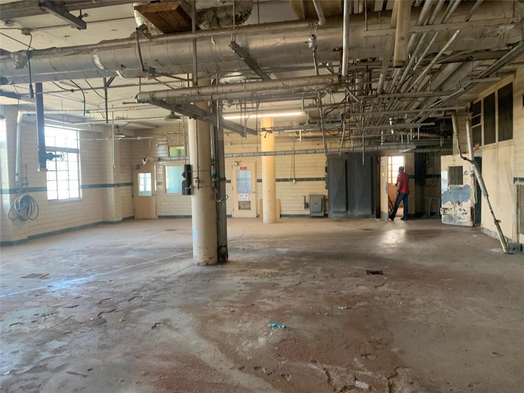 Elmwood West - Commercial Sale