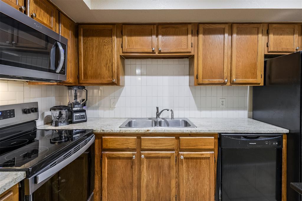 Arlington Oaks Condo - Residential