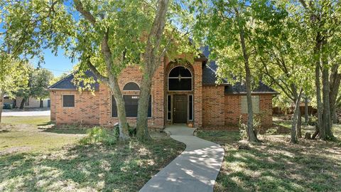 Photo of 334 Lakecrest Drive, Lakewood Village, TX 75068 (MLS # 21092292)