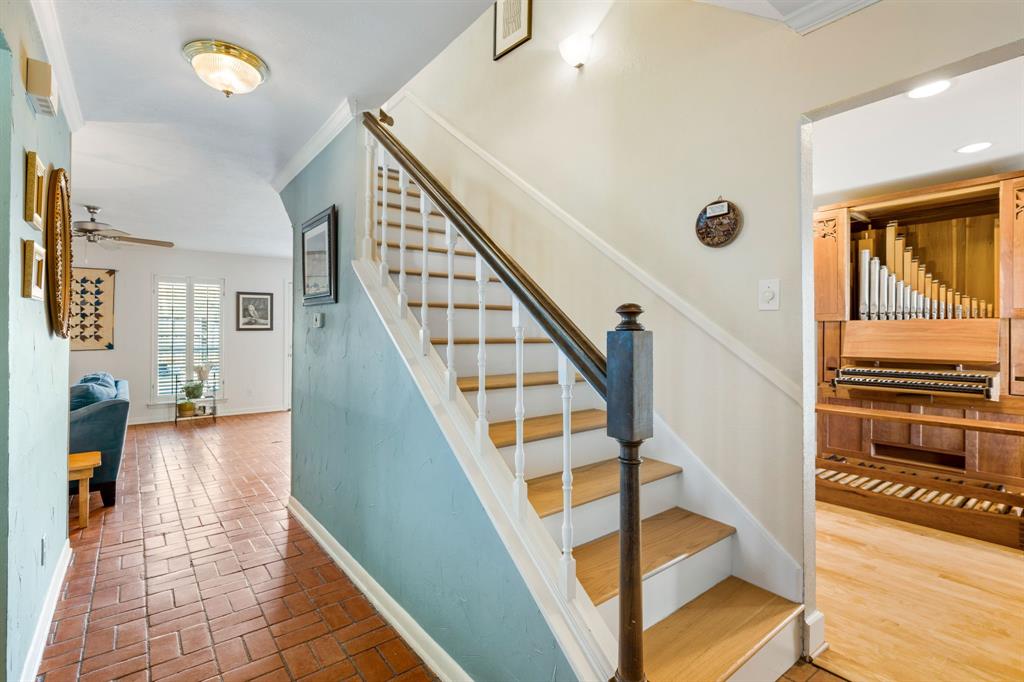 422 Ridge Crest Drive