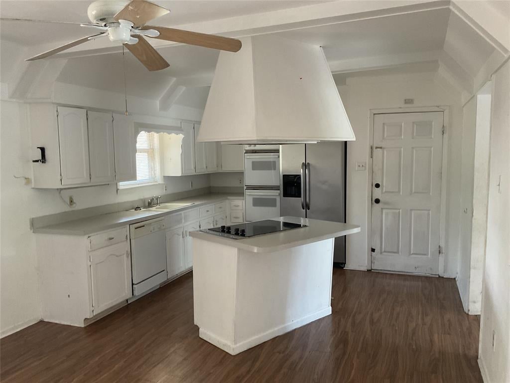 9555 Brookhollow Drive