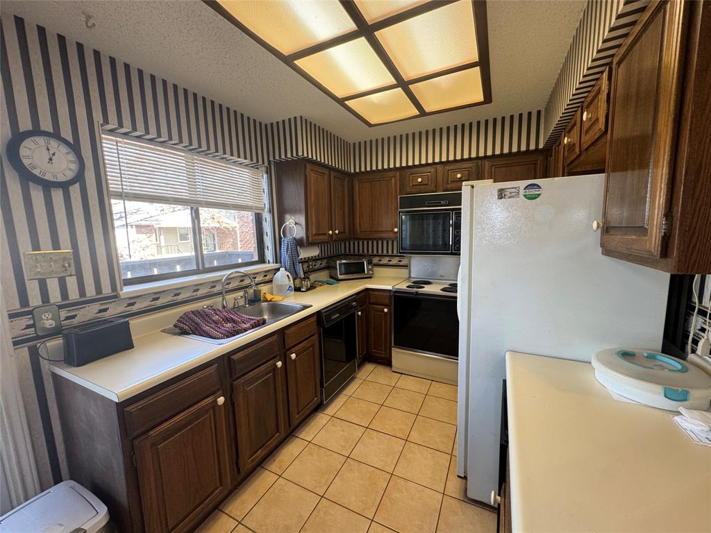 COLUMBINE, THE (A CONDOMINIUM) - Residential