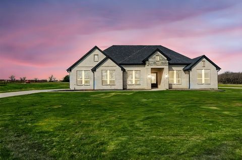 Photo of 7637 County Road 1052, Celeste, TX 75423 (MLS # 21214560)
