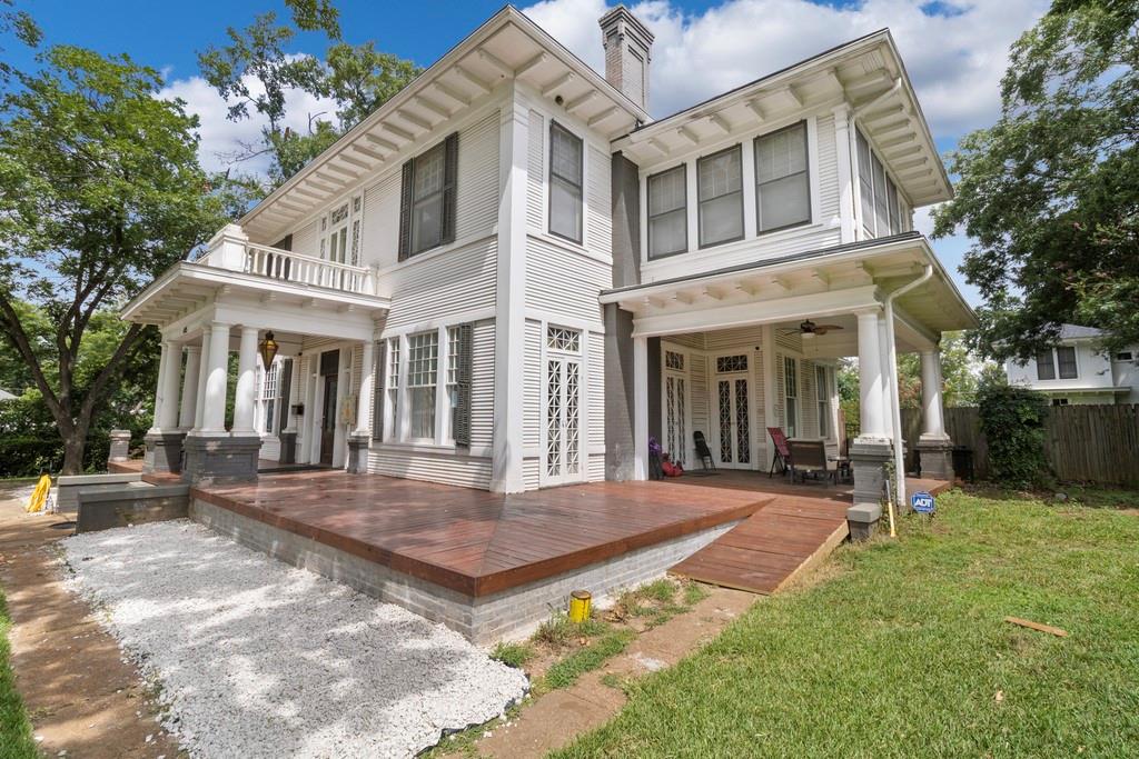 405 E Neches Street