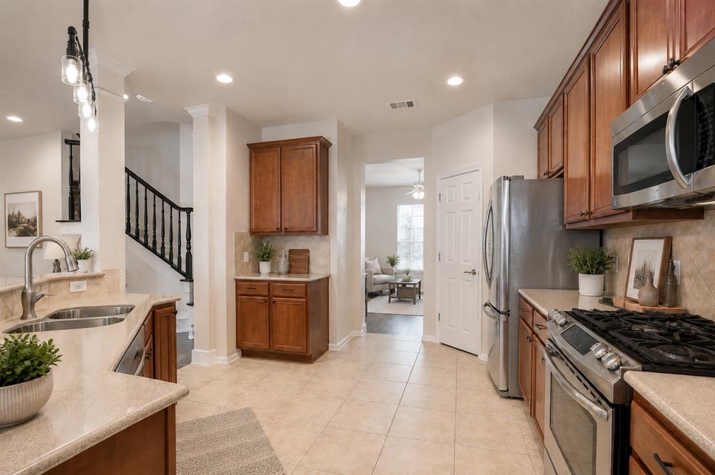 4564 Sheldon Trail