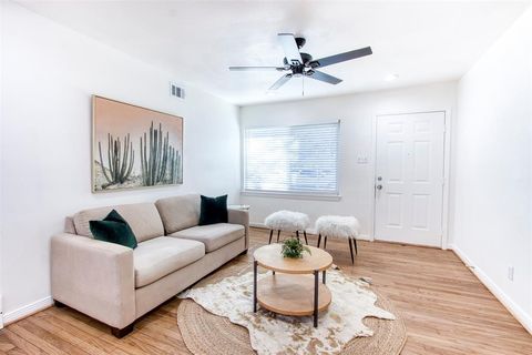 11521 Fernald Avenue Dallas TX 75218