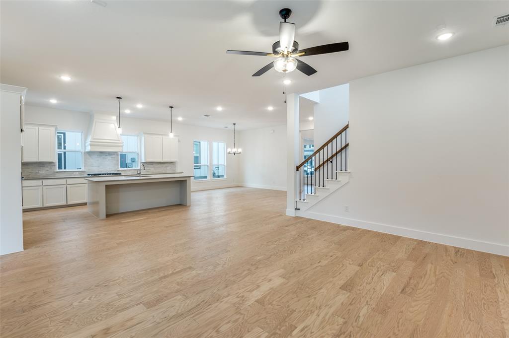 516 Stark Mews