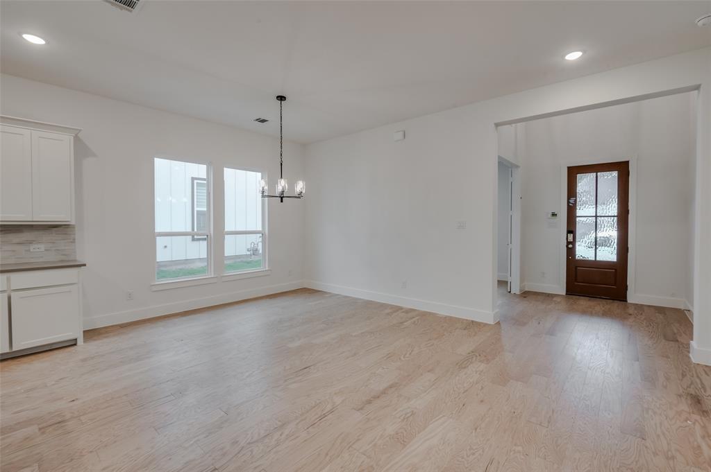 516 Stark Mews