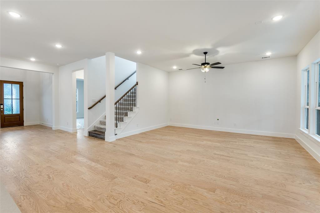 516 Stark Mews
