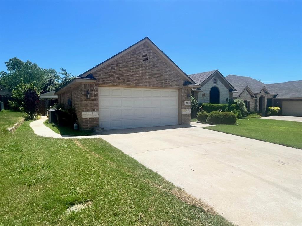 305 Jade Lane