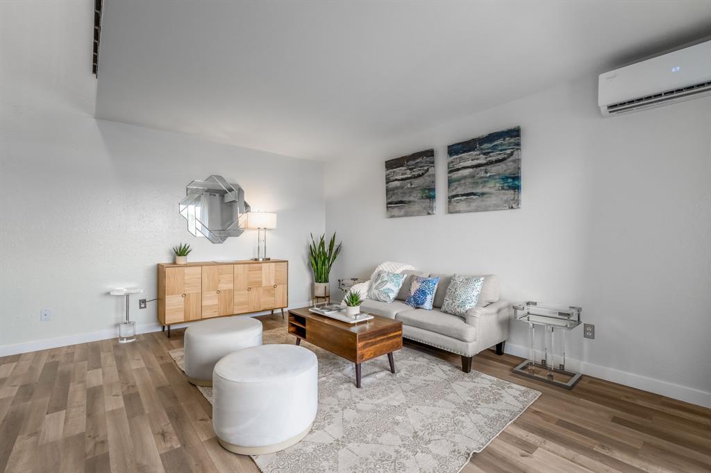 2627 Douglas Avenue 125