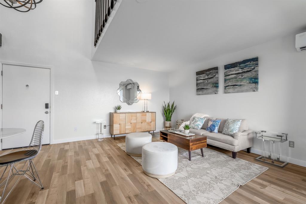 2627 Douglas Avenue 125