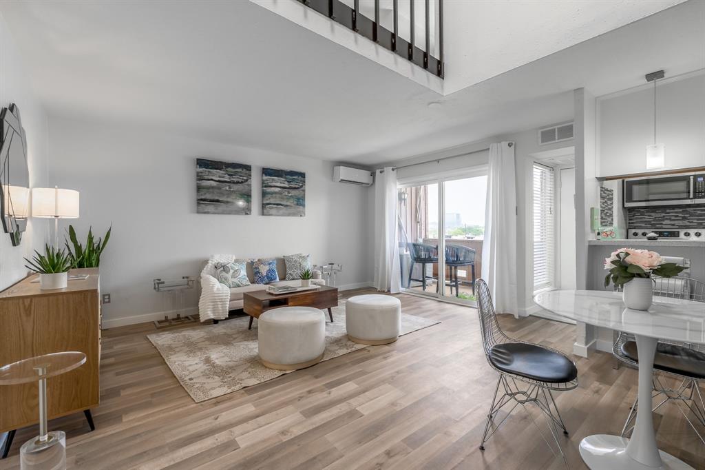 2627 Douglas Avenue 125