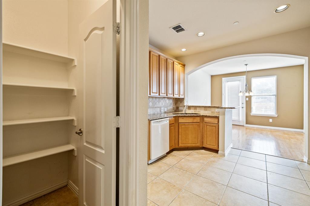 Suncreek Twnhms - Residential