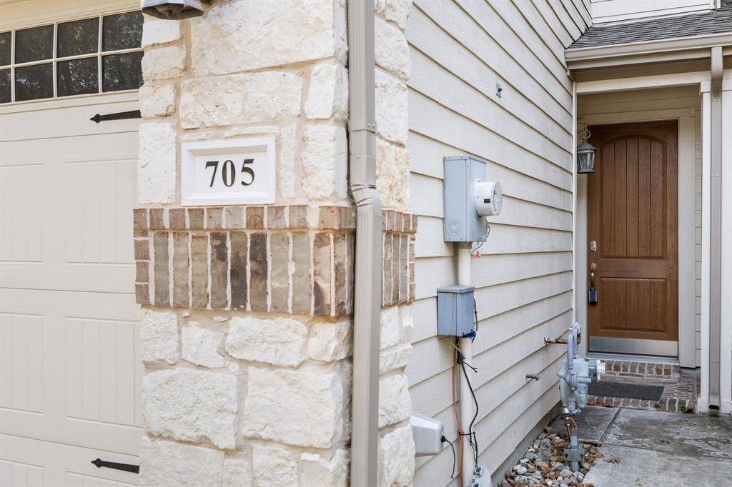 705 Chestnut Hill Drive