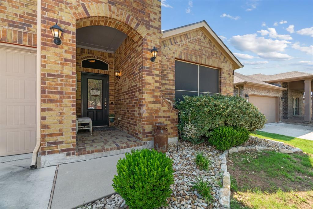 15712 Oak Pointe Drive