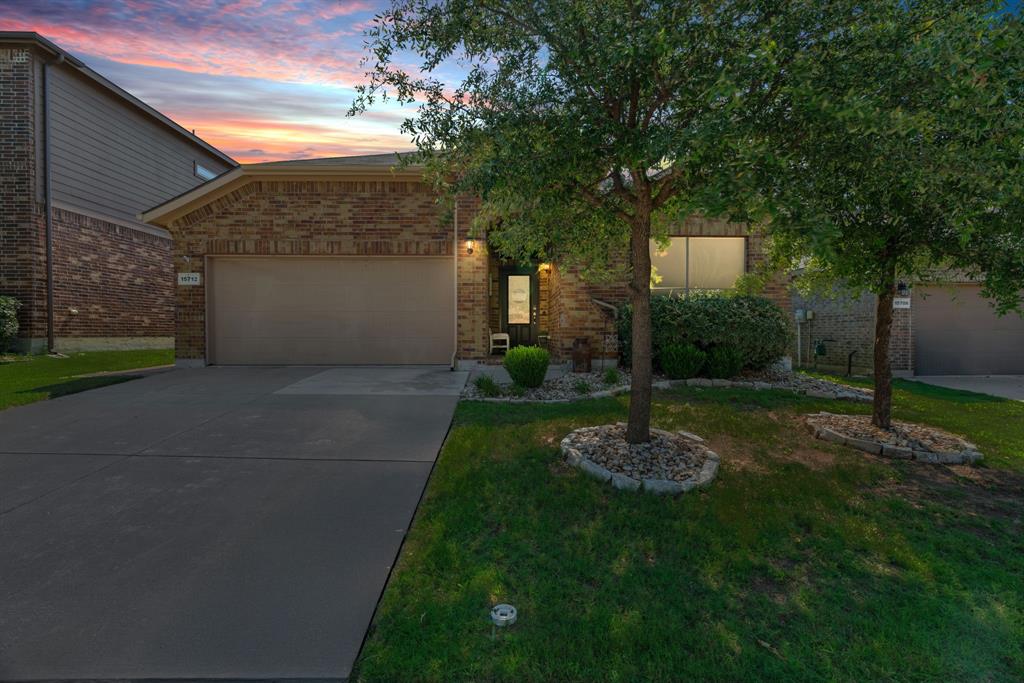 15712 Oak Pointe Drive